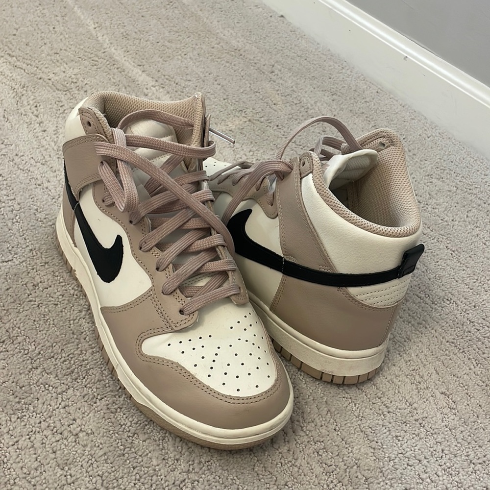 COPY - Women Nike Dunk High 'Fossil Stone'